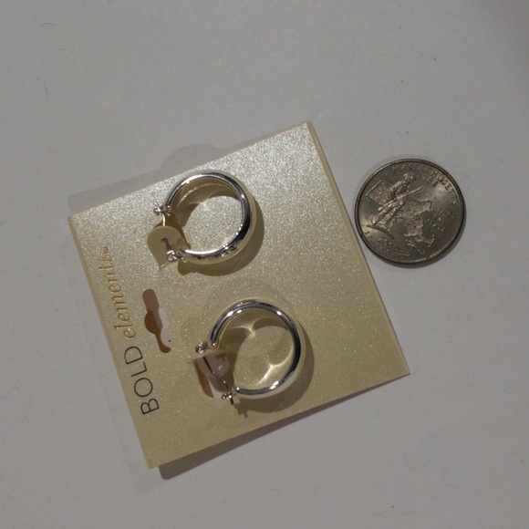 Bold Elements Elegant Silver-tone Chunky Hoop Earrings - Women's Fashion Jewelry - Picture 5 of 7